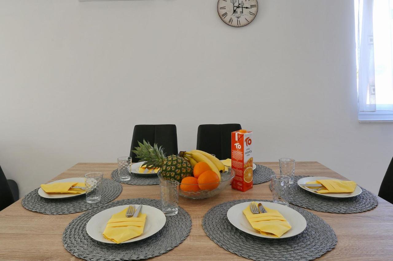 Apartments Lisac Вир Екстер'єр фото