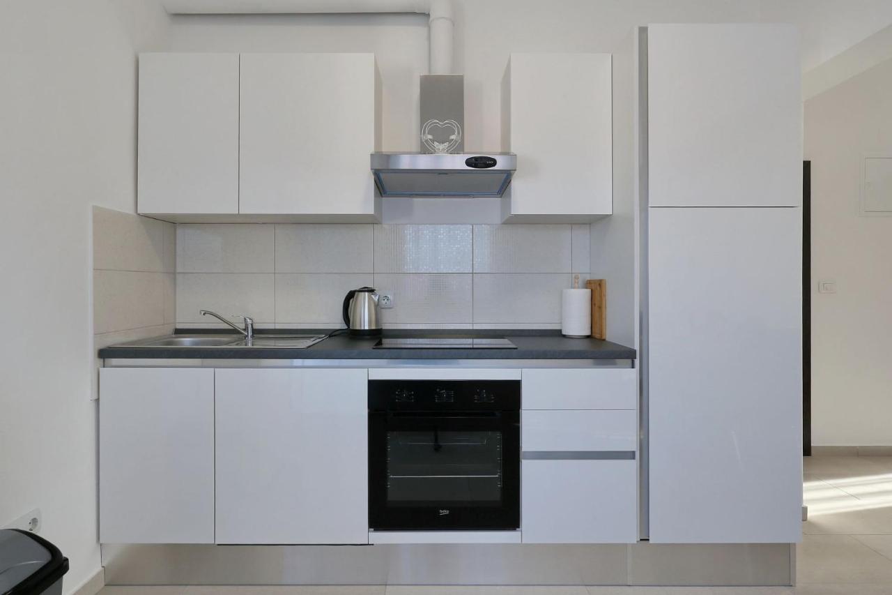 Apartments Lisac Вир Екстер'єр фото
