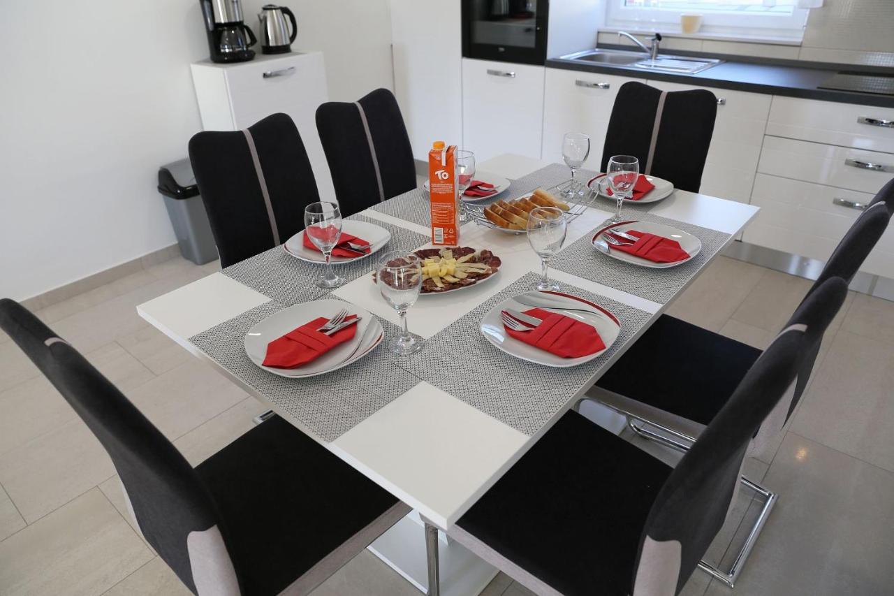 Apartments Lisac Вир Екстер'єр фото