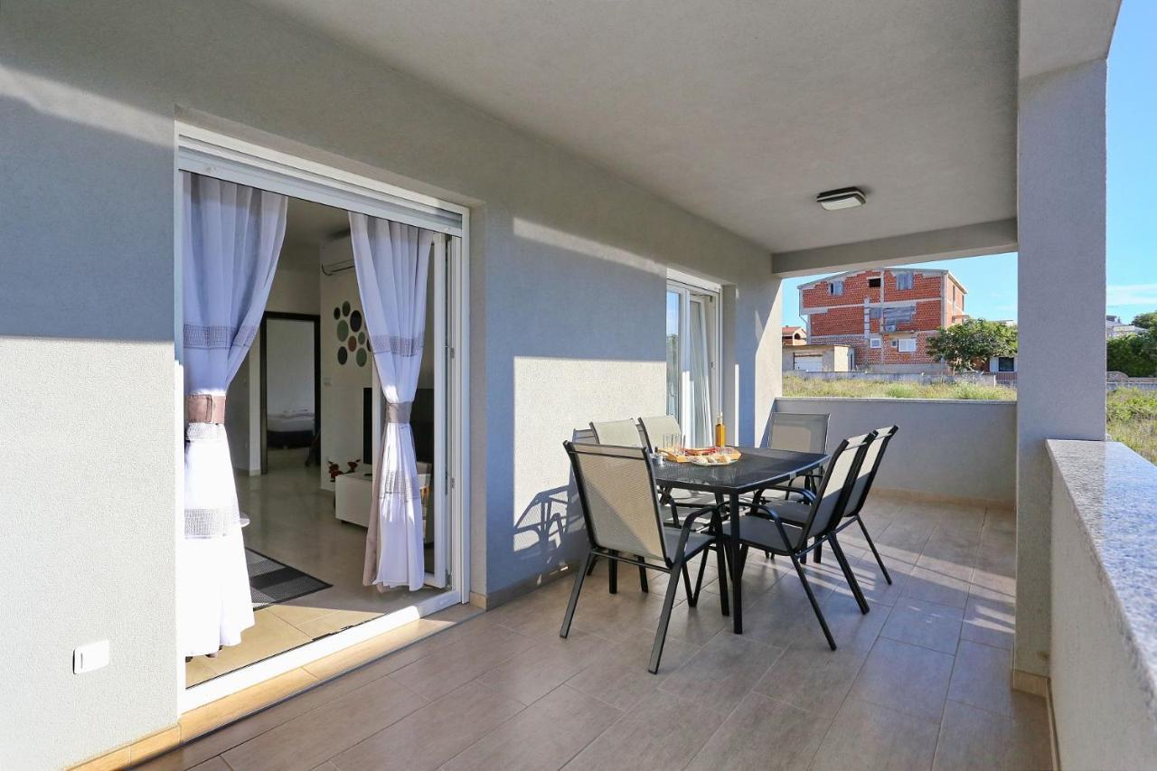 Apartments Lisac Вир Екстер'єр фото