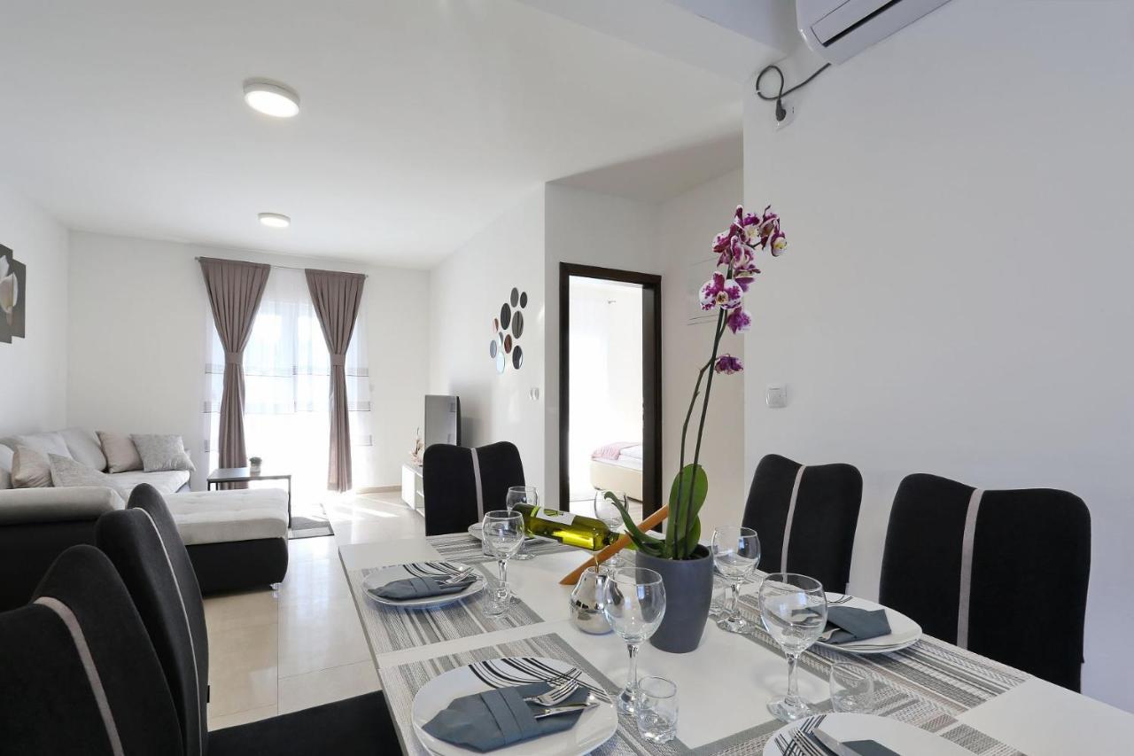Apartments Lisac Вир Екстер'єр фото