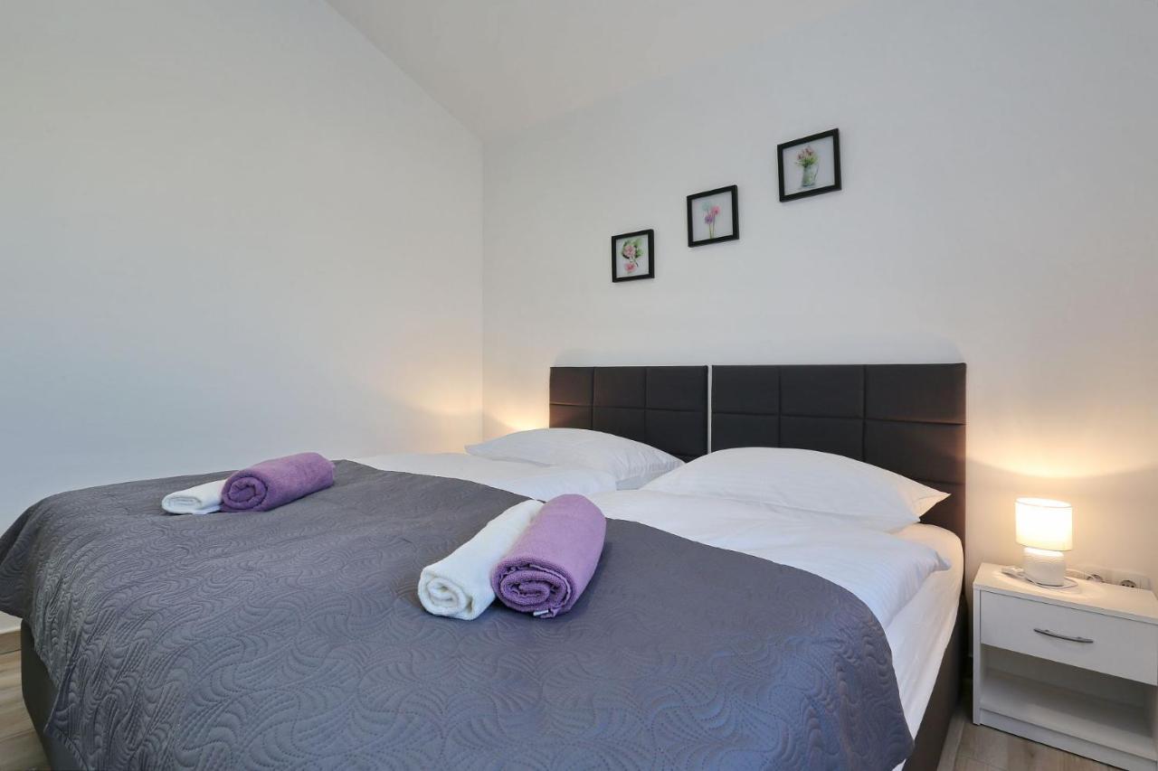 Apartments Lisac Вир Екстер'єр фото