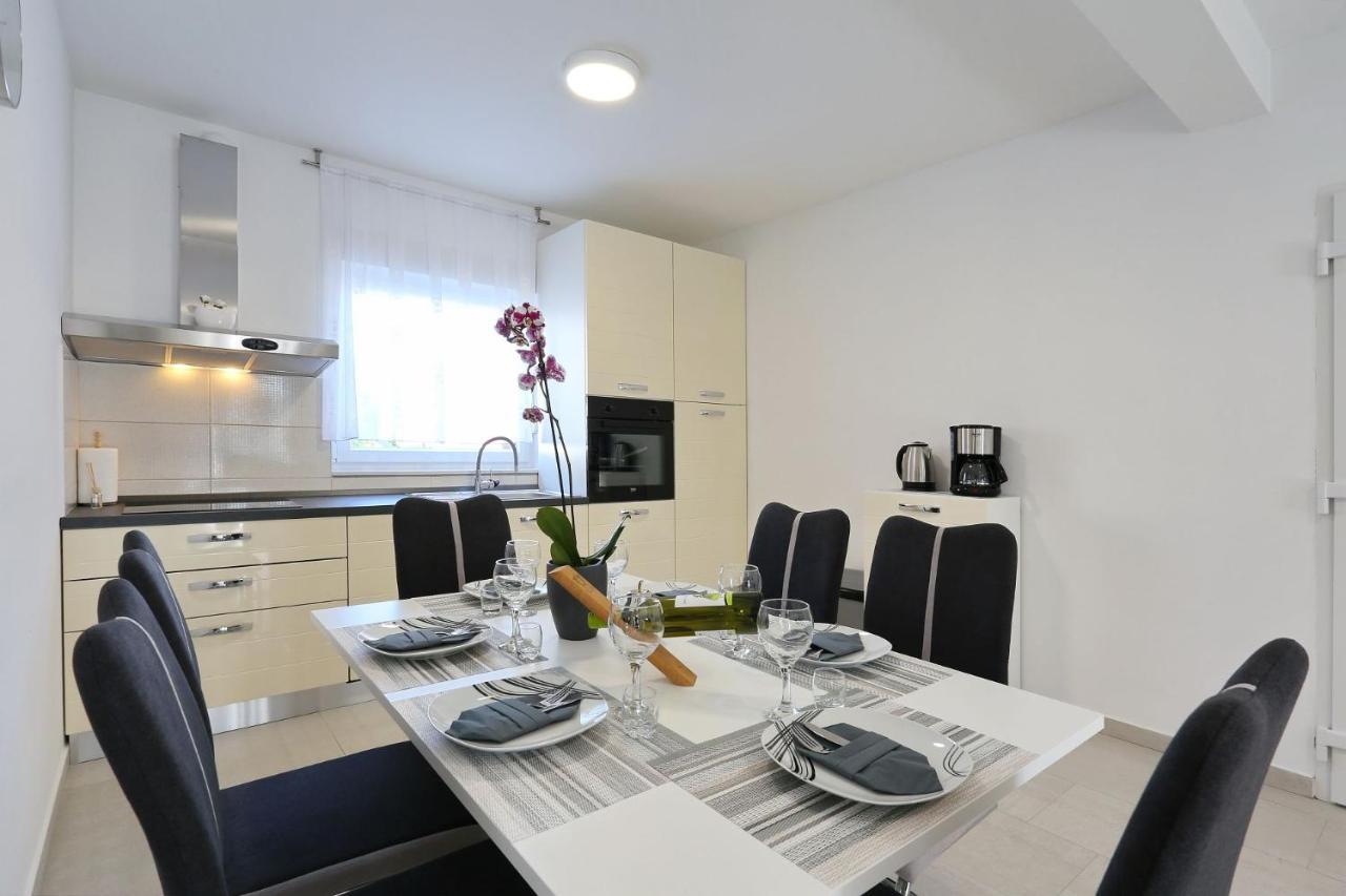 Apartments Lisac Вир Екстер'єр фото