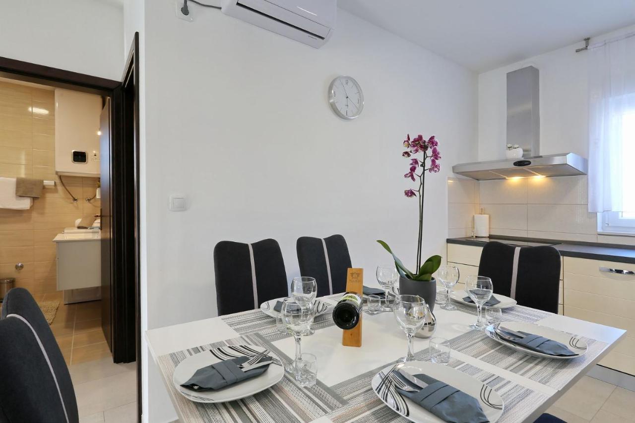 Apartments Lisac Вир Екстер'єр фото