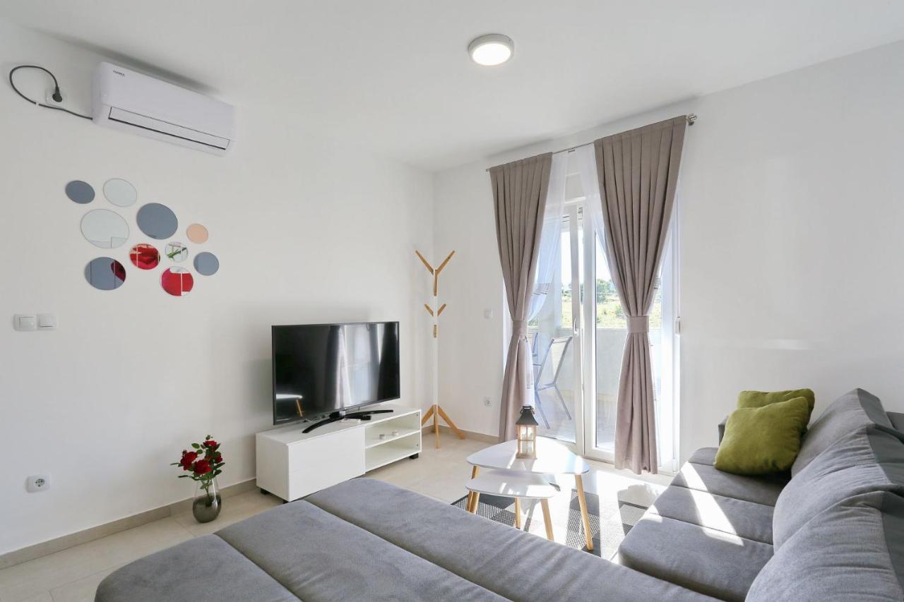 Apartments Lisac Вир Екстер'єр фото