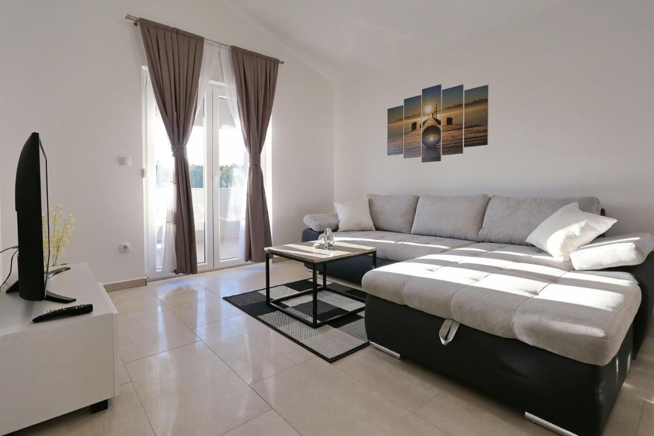 Apartments Lisac Вир Екстер'єр фото