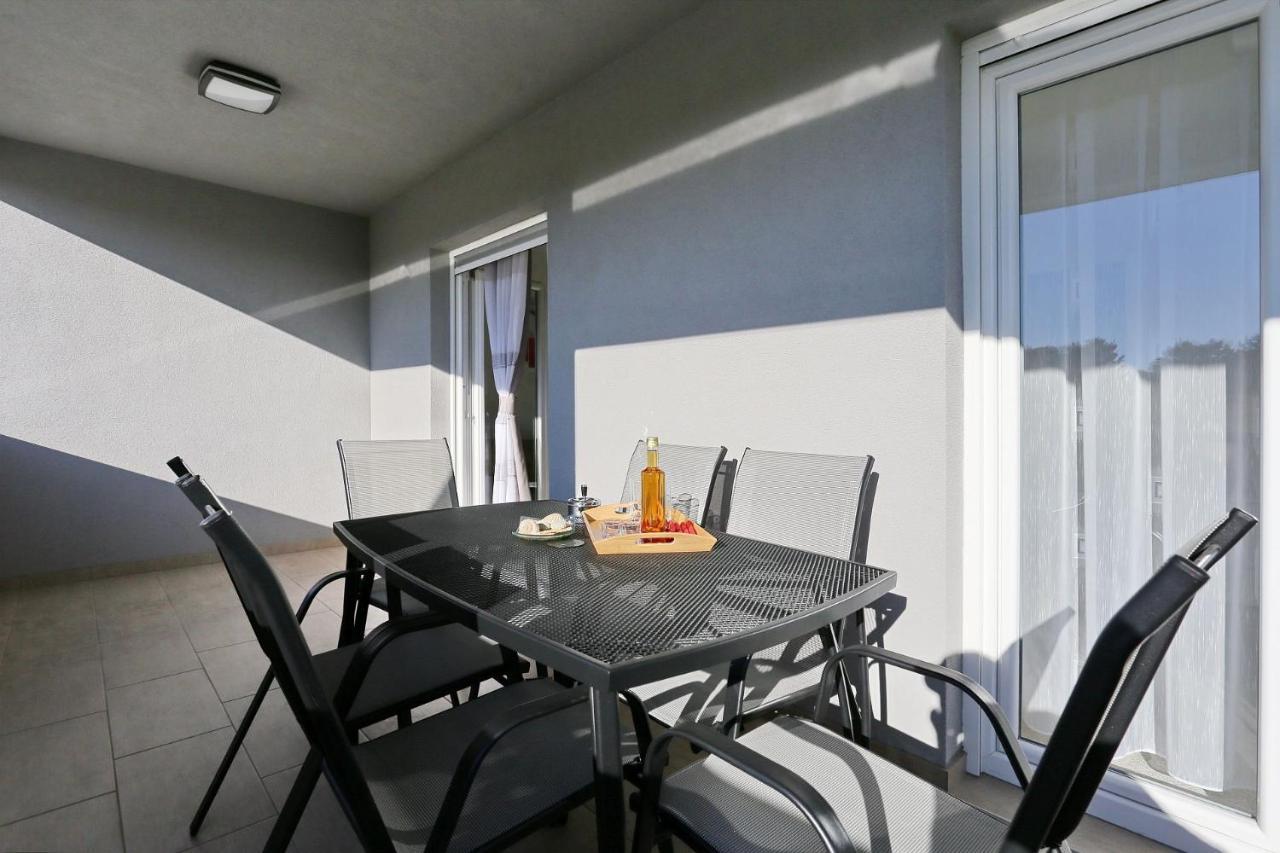 Apartments Lisac Вир Екстер'єр фото