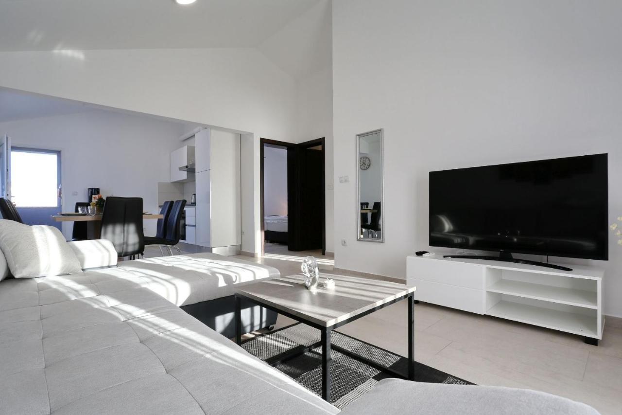 Apartments Lisac Вир Екстер'єр фото