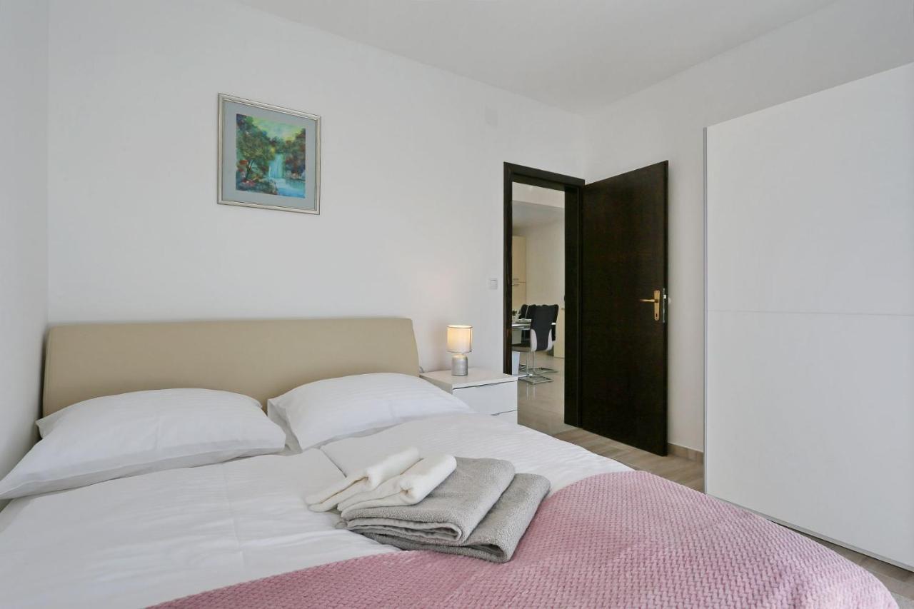 Apartments Lisac Вир Екстер'єр фото