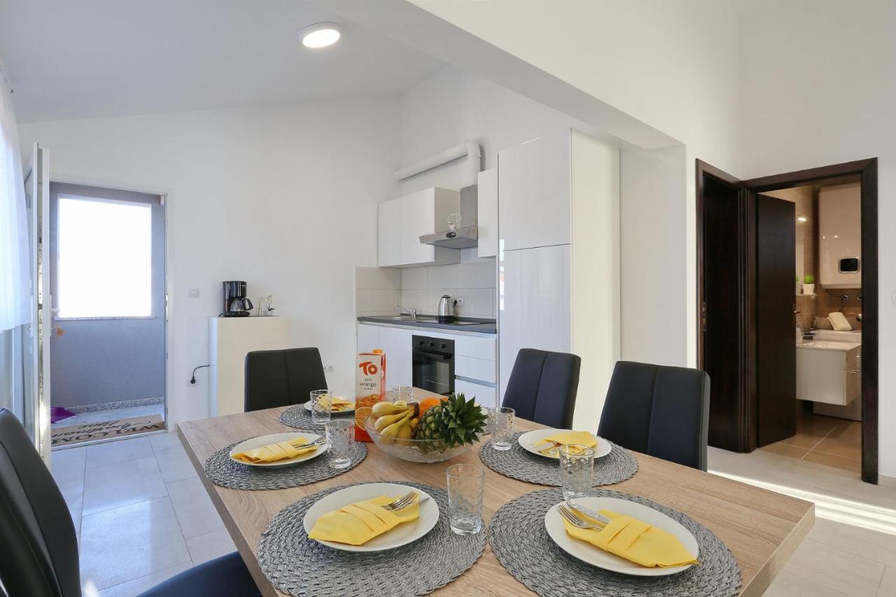Apartments Lisac Вир Екстер'єр фото