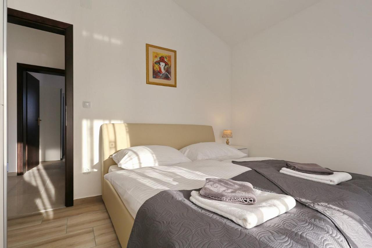 Apartments Lisac Вир Екстер'єр фото