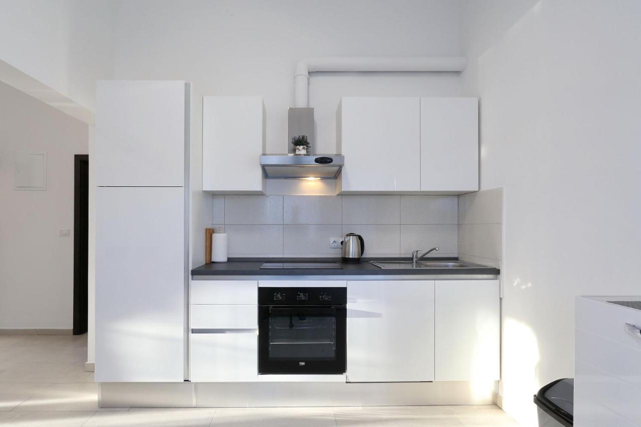 Apartments Lisac Вир Екстер'єр фото