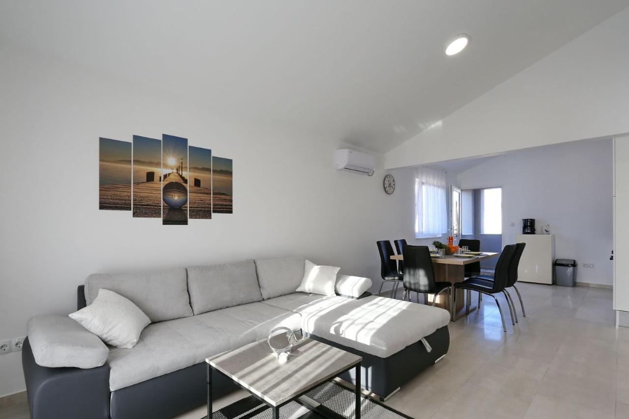 Apartments Lisac Вир Екстер'єр фото