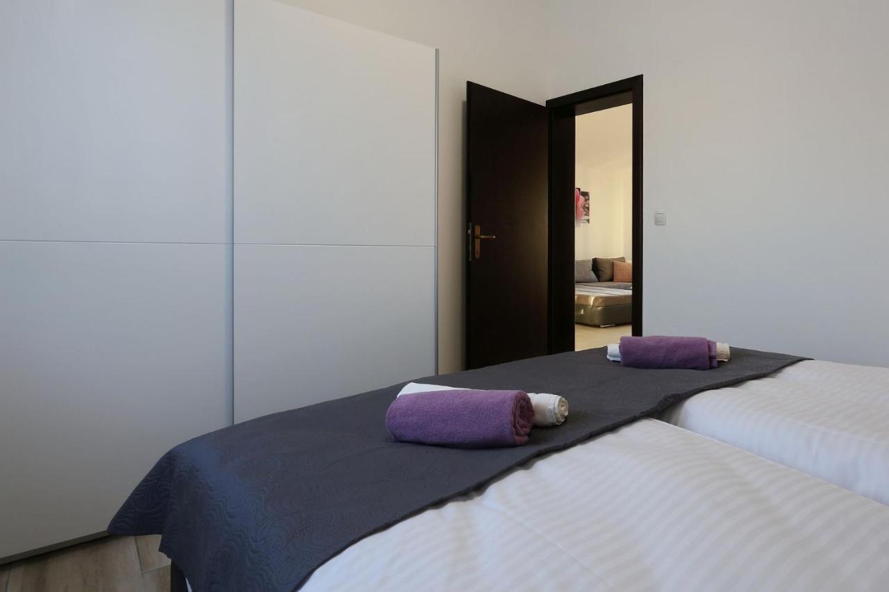 Apartments Lisac Вир Екстер'єр фото