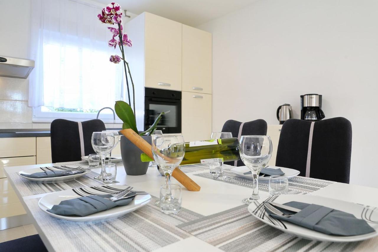 Apartments Lisac Вир Екстер'єр фото